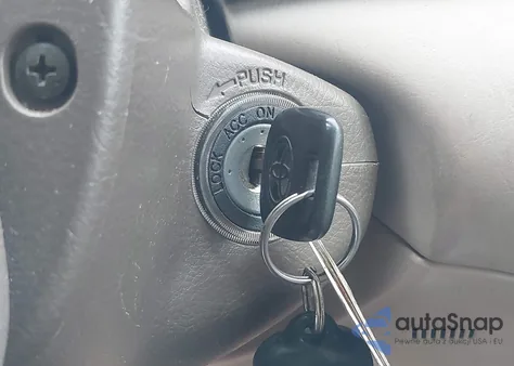 2003 Toyota Camry Le from USA, damaged, VIN 4T1BE32K83U144351